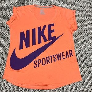 Nike‎